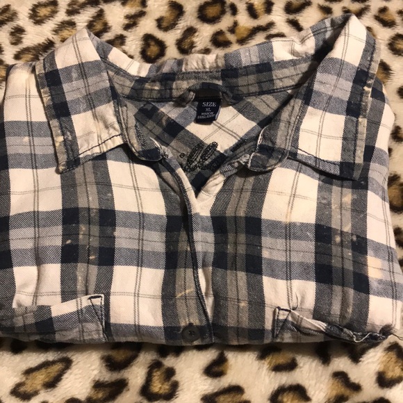 Distressed flannel - Picture 5 of 5
